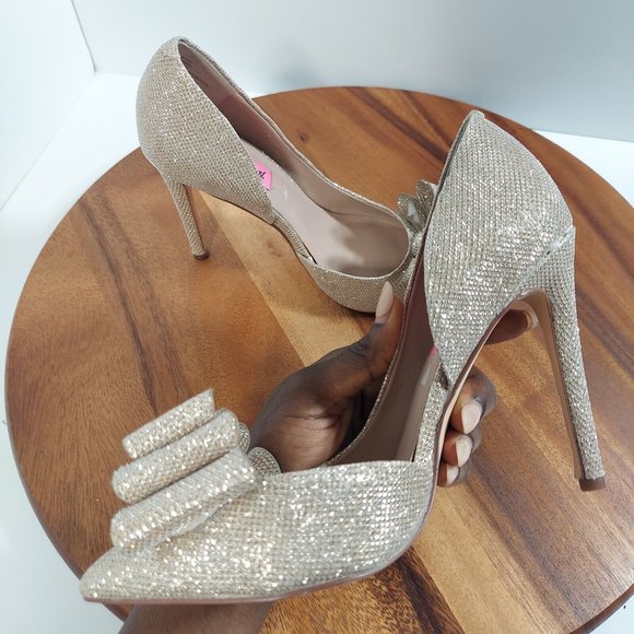 Betsey Johnson Womens paris D'orsay size 7 Gold Sparkle Evening Pumps bows - Picture 6 of 12